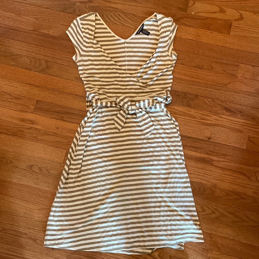 Banana Republic small tan/white stripe stretch wrap dress